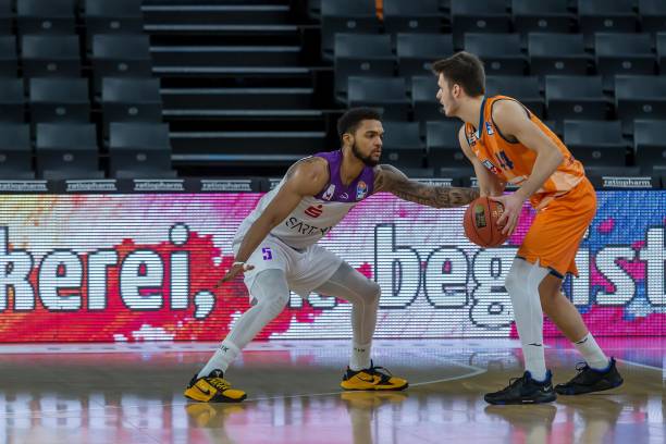 罗伯逊展现 罗伯逊展现