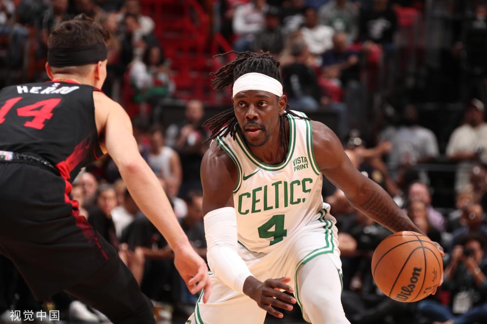 浇水后的草 浇水后的草